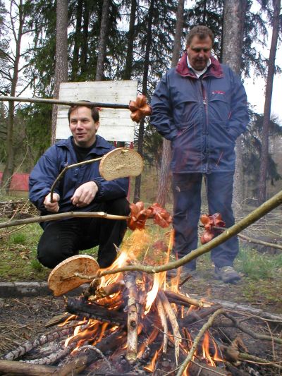 A v nedli dopoledne dolo na buty, veer bylo pli zima a tak jsme si zatopili huvnit.